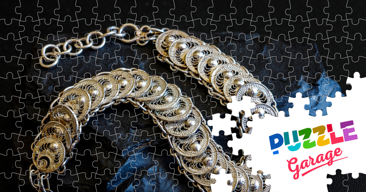 Silver bracelet Jigsaw Puzzle (Stuff, Jewellery) | Puzzle Garage