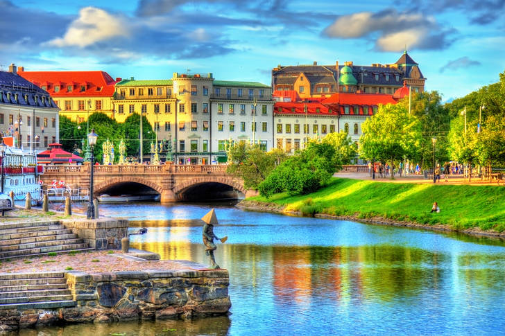 Canal in the historic center of Gothenburg