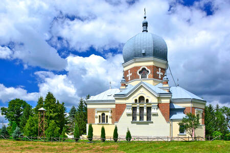 Православная церковь в деревне Поланы