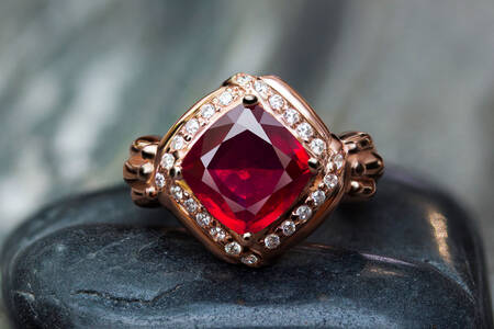 Ring with ruby