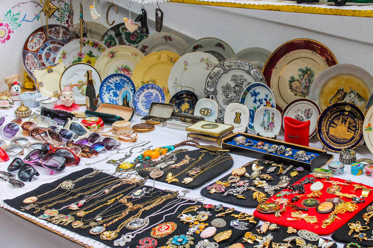 Винтидж съдове и декорации