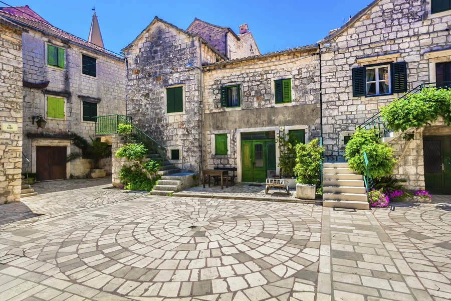 Škorplein in Stari Grad