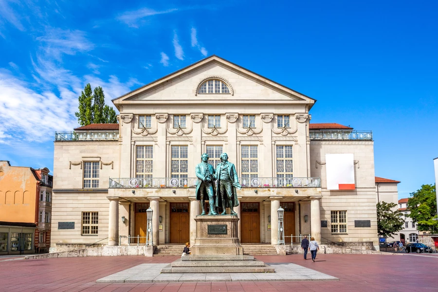 Het Goethe- en Schiller-monument in Weimar