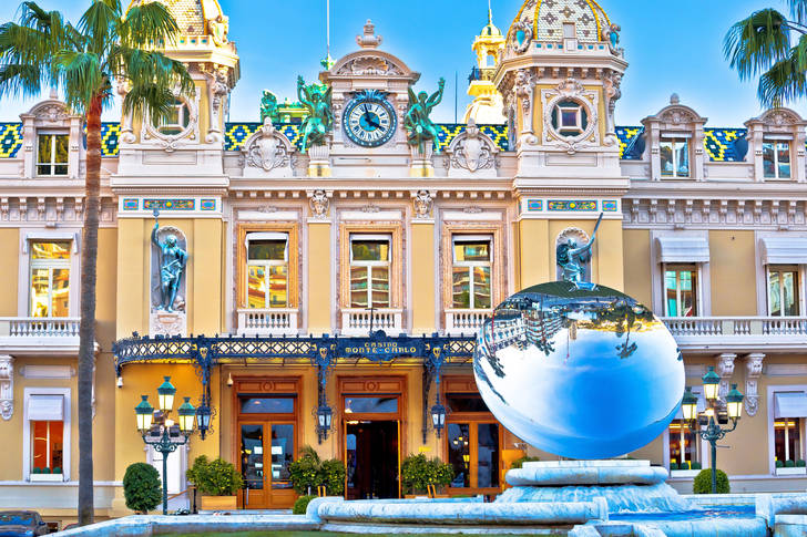 Фасада на казиното в Монте Карло
