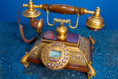 Starožitný telefón