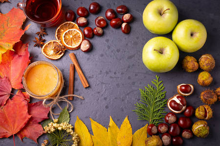 Appels, kastanjes en herfstbladeren