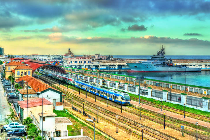 Vlakové nádraží v Alžírsku