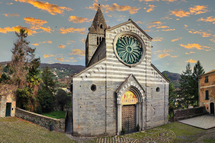 Basiliek van Fieschi, Lavagna