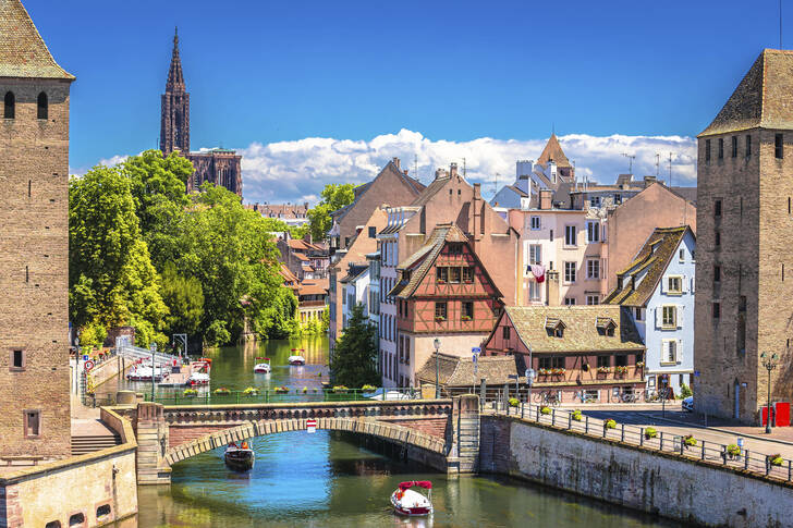 Říční kanál a architektura Štrasburku