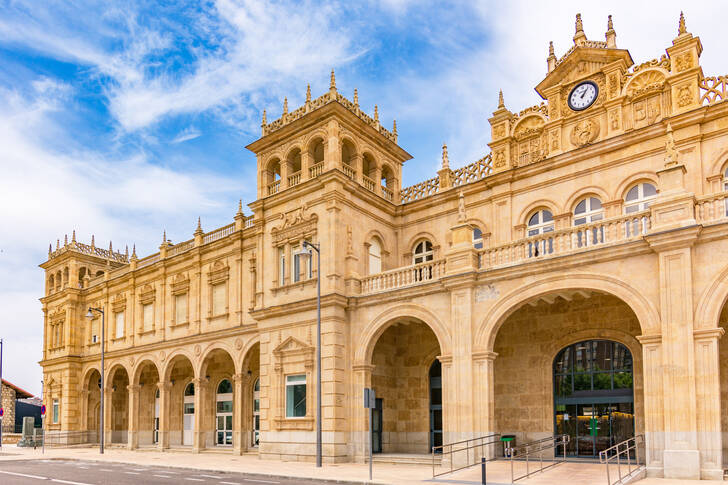 Zamora Railway Station
