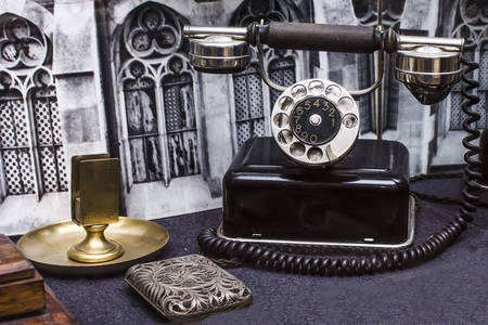 Zwarte vintage telefoon