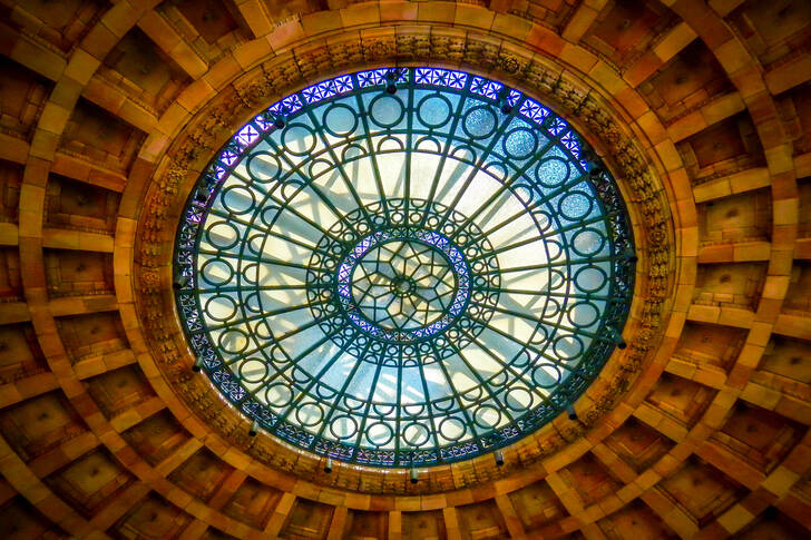 Soffitto della stazione della metropolitana del municipio