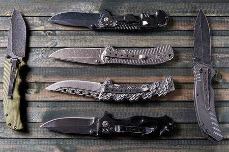 Collezione di coltelli da caccia