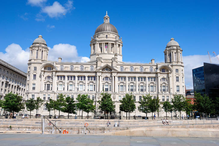Liverpoolin satamarakennuksen näkymä
