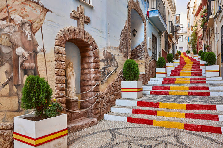 Malebná ulice v Calpe