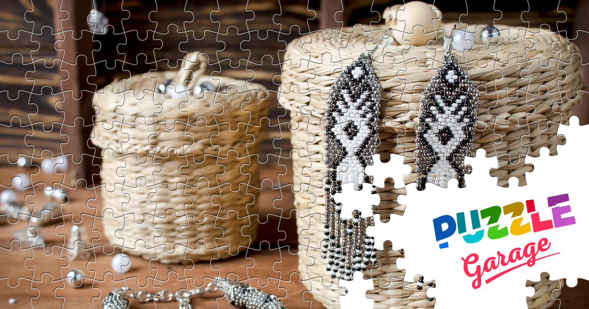 Beaded bracelet and earrings Jigsaw Puzzle (Home, Needlework) Puzzle Garage