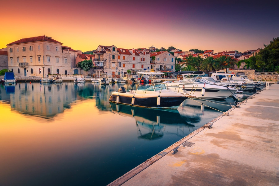 Boten in de haven van Trogir