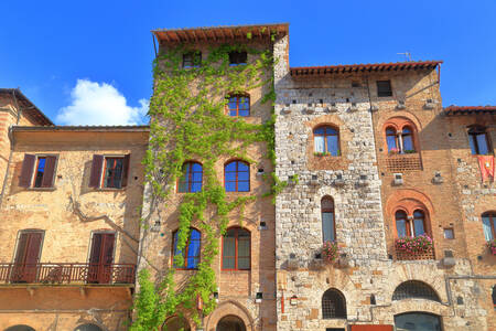 Średniowieczne fasady w San Gimignano