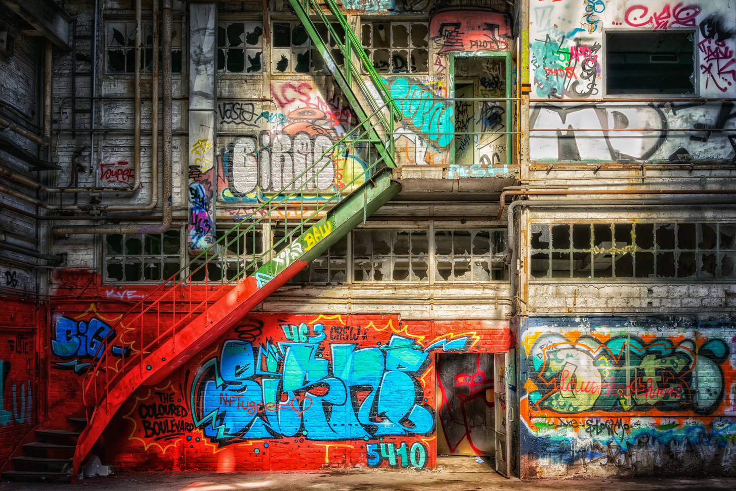 Graffiti in abandoned places Jigsaw Puzzle (Art, Graffiti) | Puzzle Garage