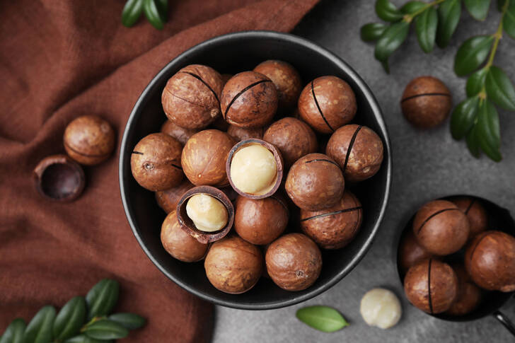 Macadamia nuts in a bowl