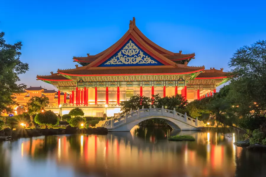 Guanghua nationalteater och dammar