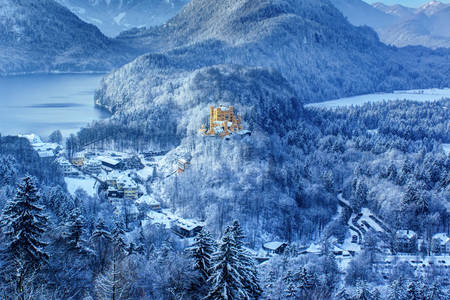 Uitzicht op de vallei en het kasteel Hohenschwangau