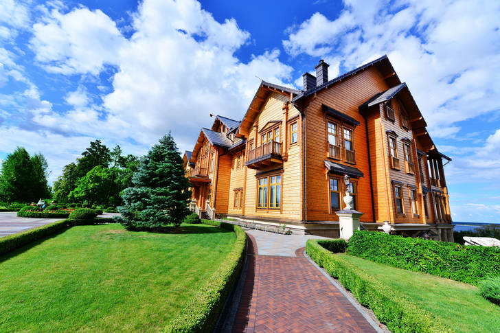 Klubový dom v parku Mezhyhirya