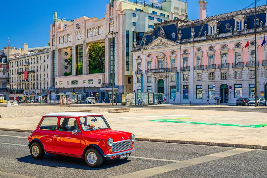 Retroauto Lissaboni tänavatel