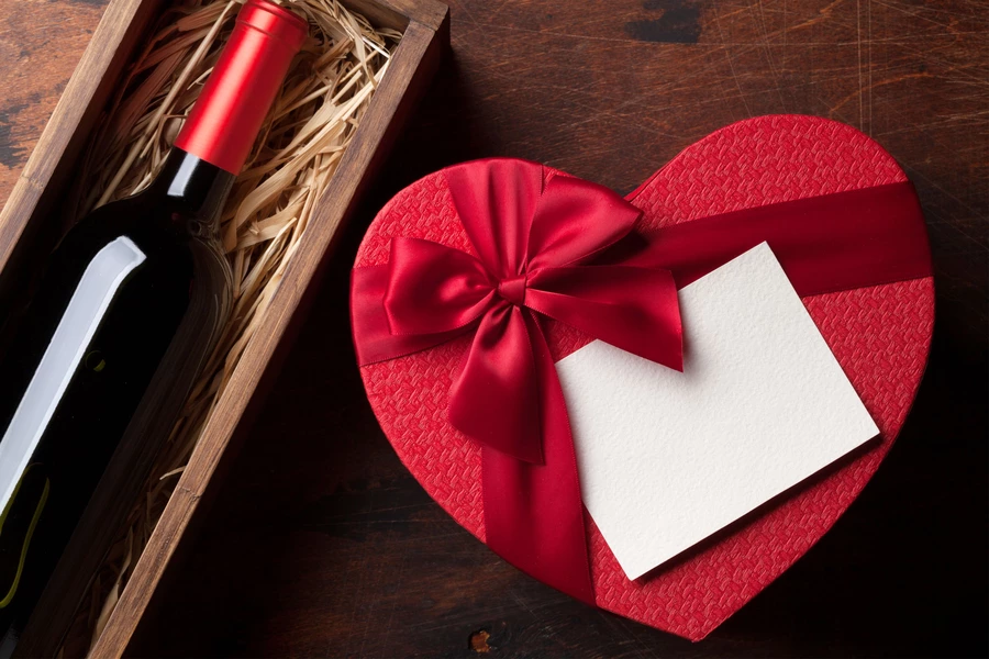 Wijnfles en geschenkdoos