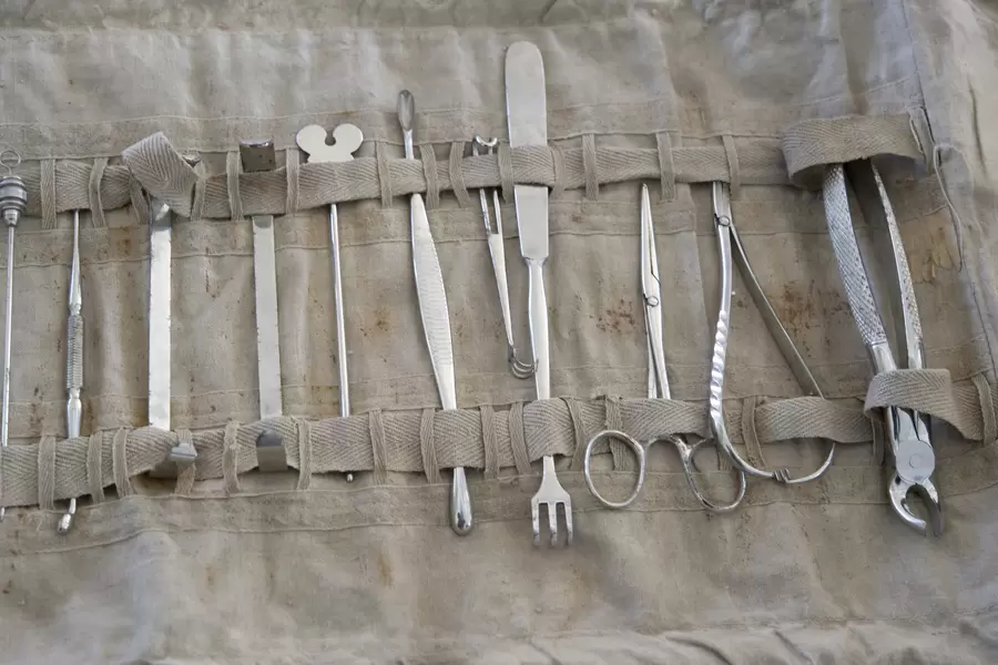 Stari medicinski instrumenti