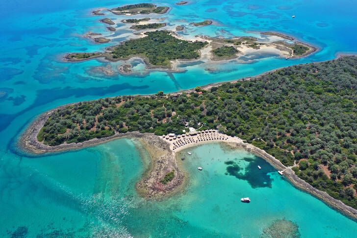 Mer turquoise près des îles