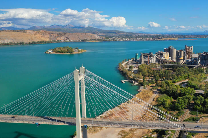 Brug in Chalkida, Griekenland