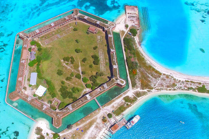 Pogled iz zraka na Nacionalni park Dry Tortugas