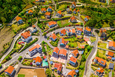 Pemandangan udara desa yang berwarna-warni