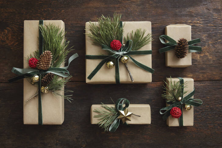 Julegaver med naturlige elementer