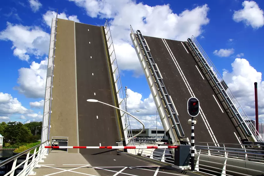 Jembatan Angkat di Zandeyk