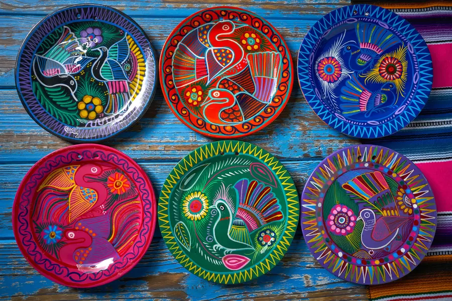 Piring Meksiko Berlukis