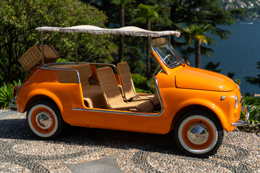Oude oranje cabriolet