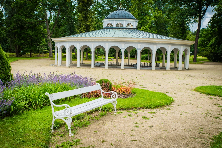 Vårkolonnad i Marianske Lazne