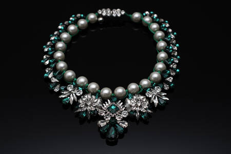 Necklace of pearls and green stones