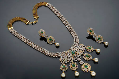Zlaté šperky v indickém stylu