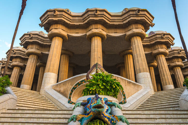 Escadaria principal no Parque Güell