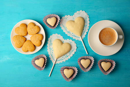 Doces e biscoitos em forma de coração