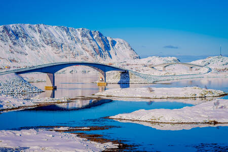 Gimsøystraumen-broen