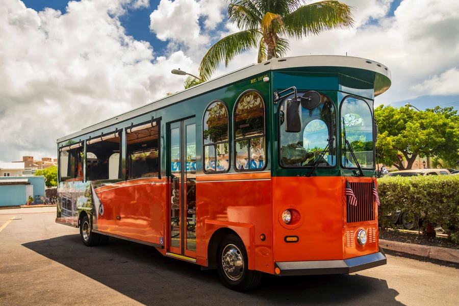 Eine Straßenbahn in Key West, Florida