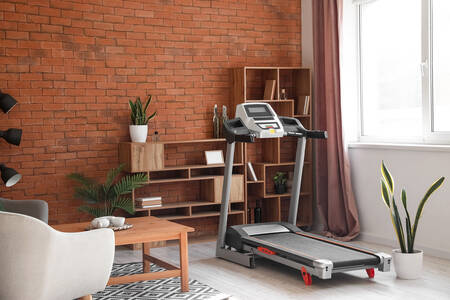 Obývačka s bežeckým pásom