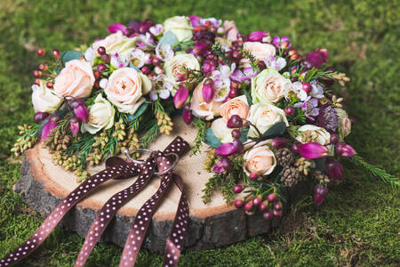 Prstenovi na dekorativnom postolju