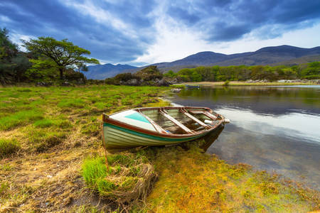 Barco en el lago Killarney