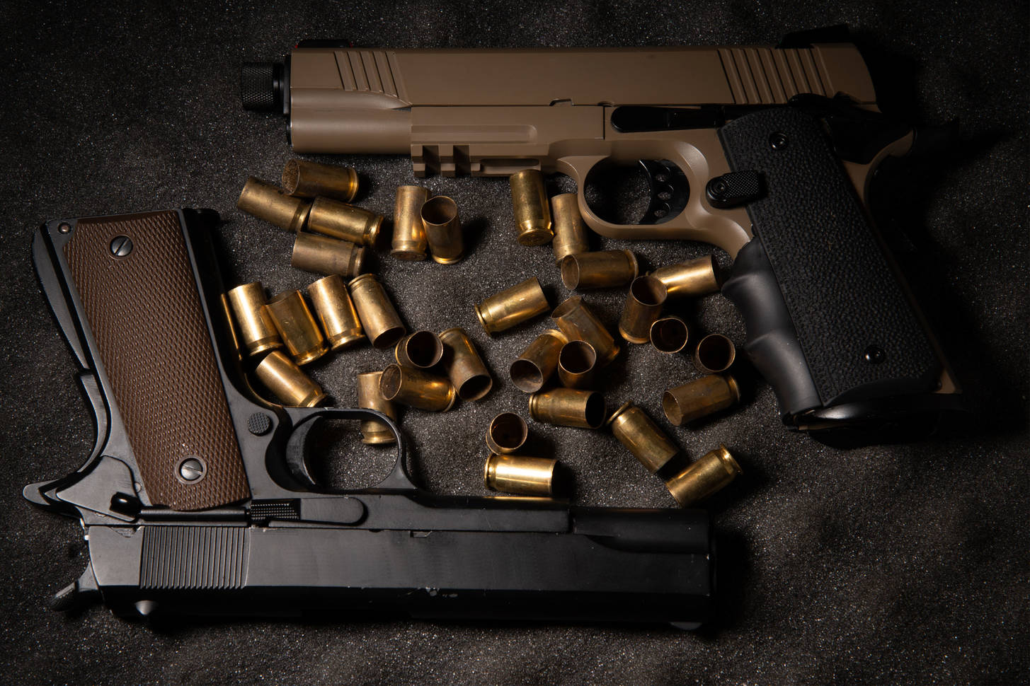 Pistols and casings Jigsaw Puzzle (Stuff, Weapons) Puzzle Garage