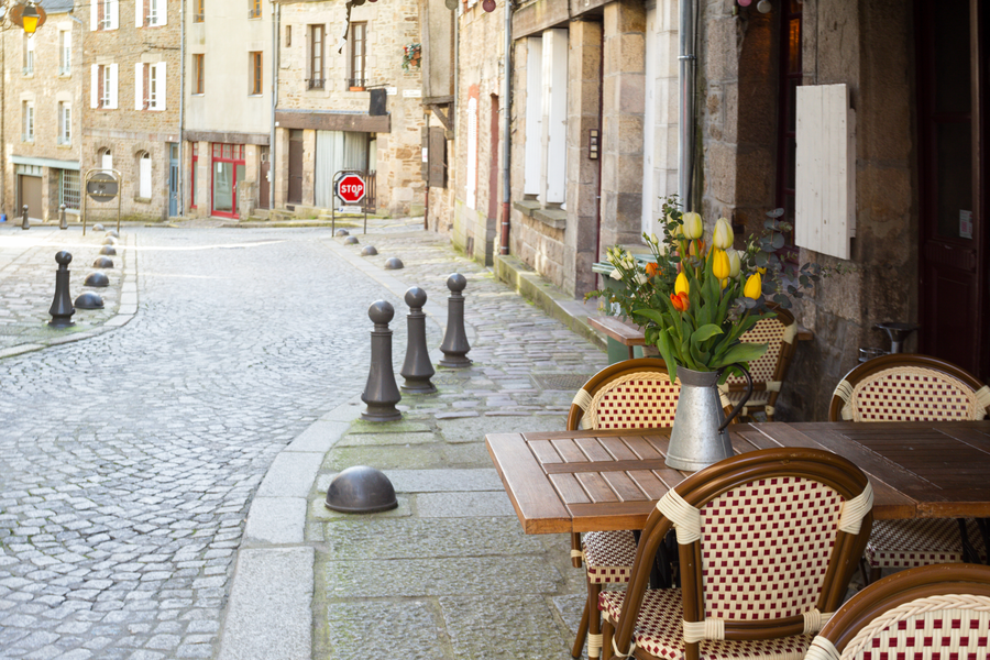 Street cafe a Dinan